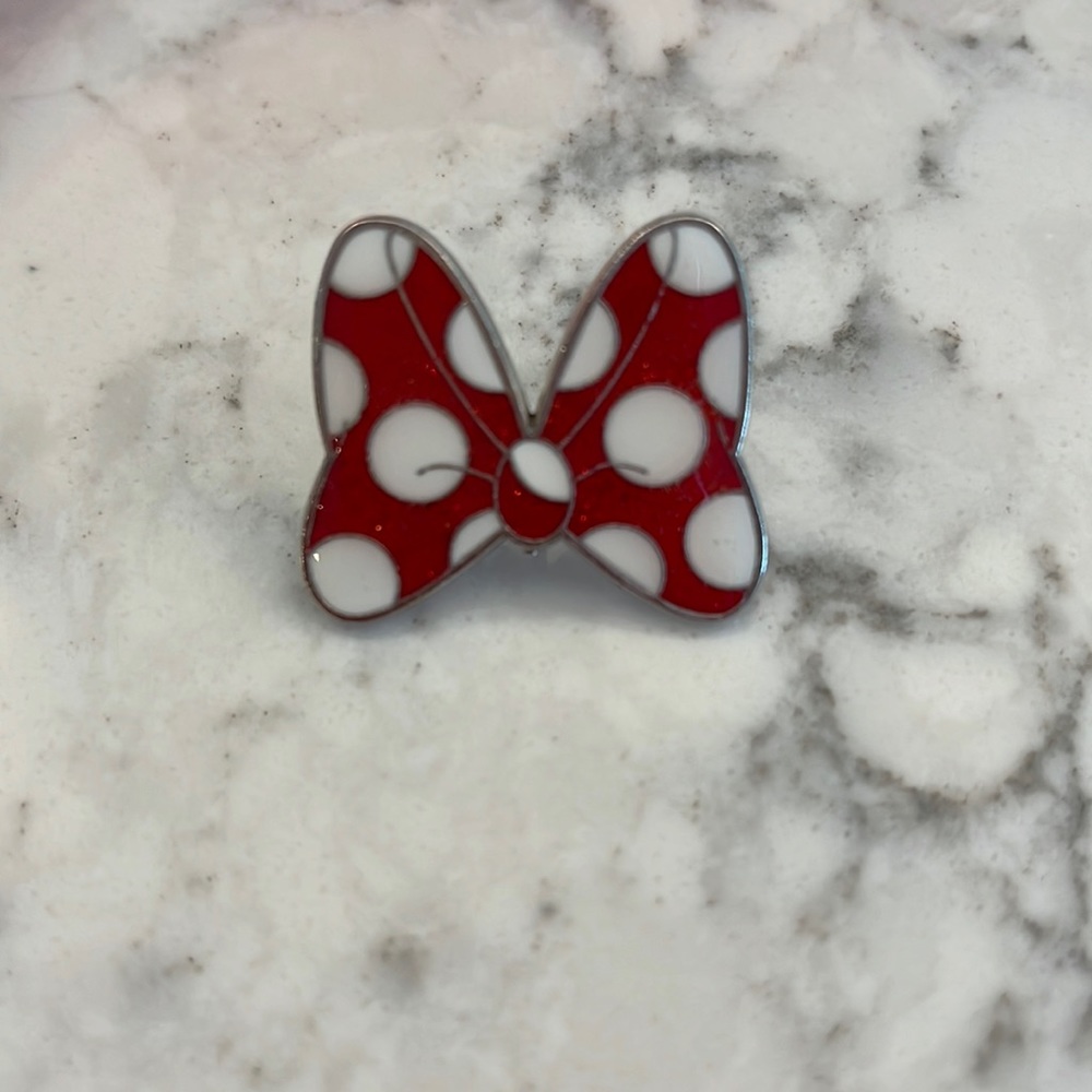 Minnie Mouse Bow Pin